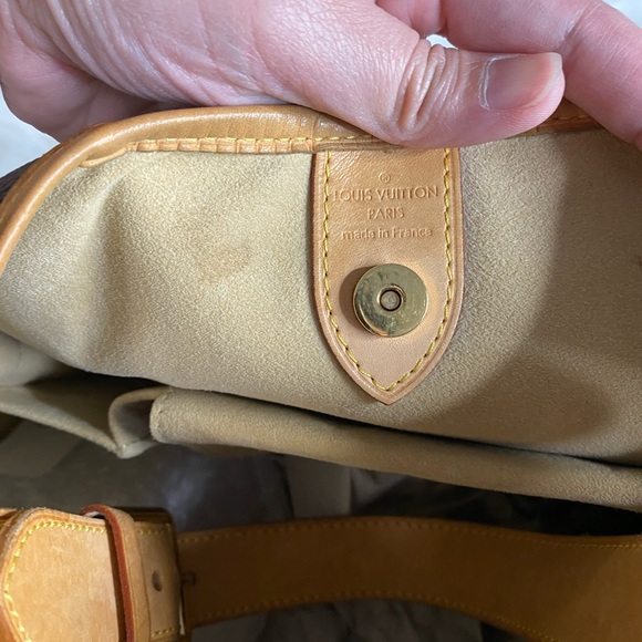 Louis Vuitton Galleria PM - Picture 7 of 14